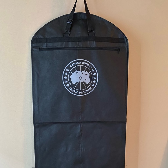 Canada Goose Garment Bag - Picture 7 of 7